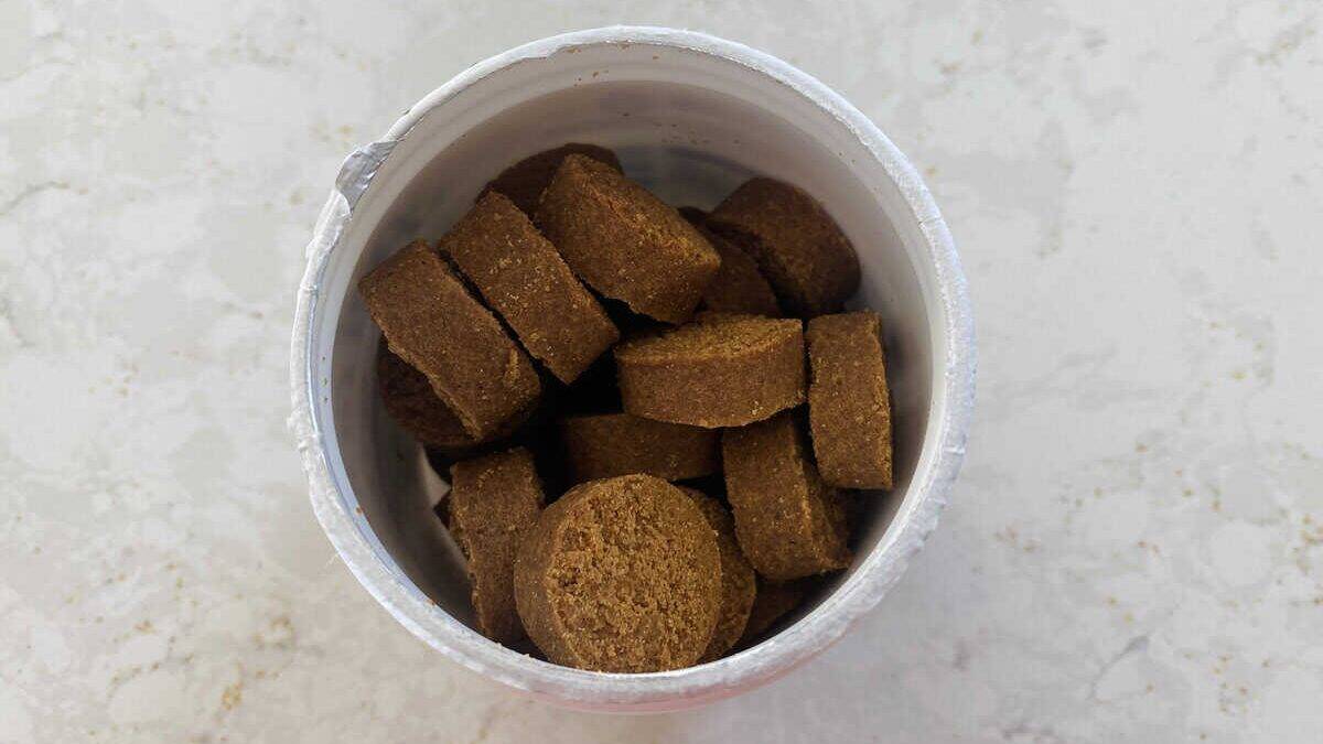 petlabco tub of probiotic chews